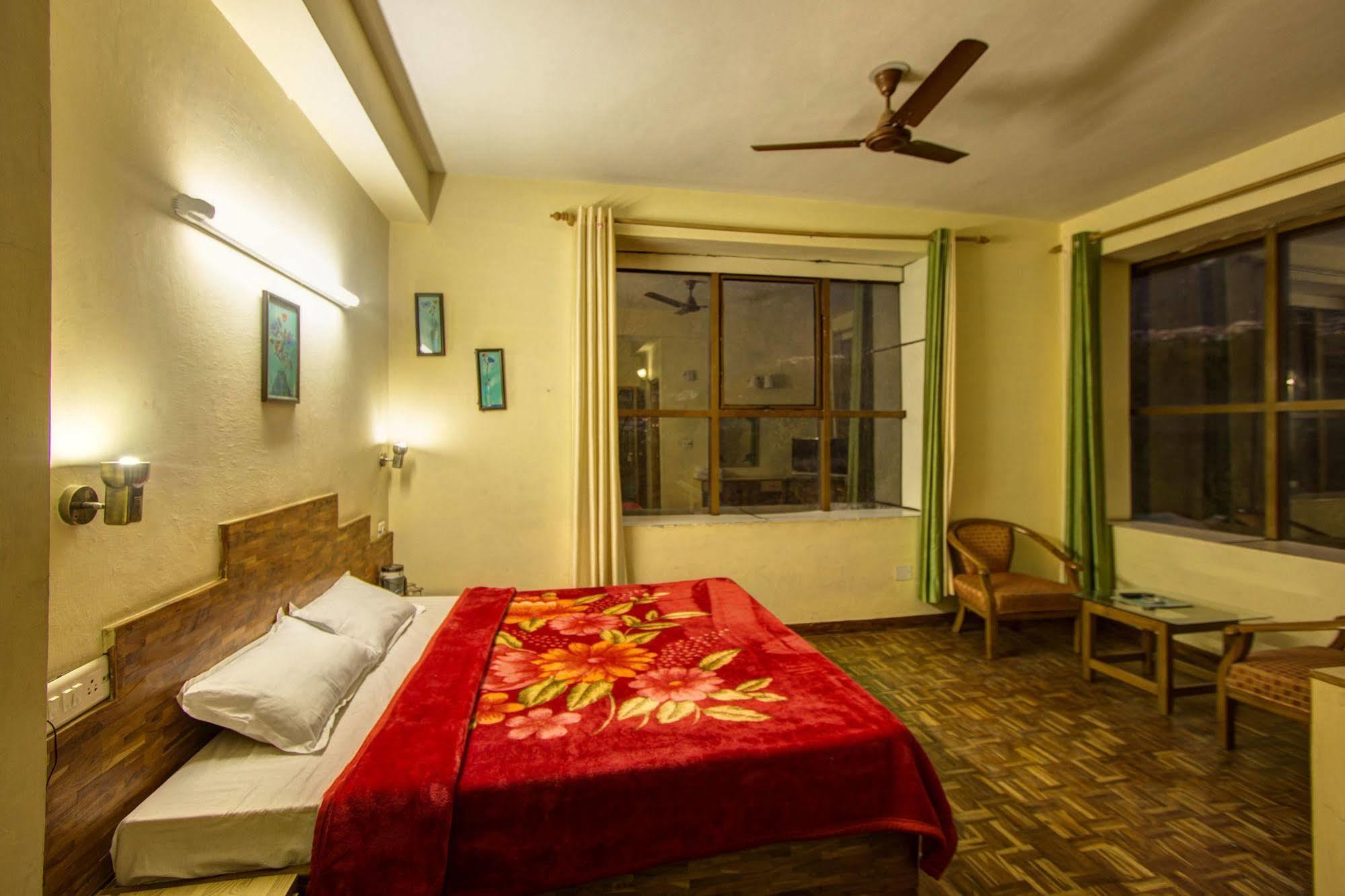 Kalinga Grand Hotel Manāli Exteriér fotografie